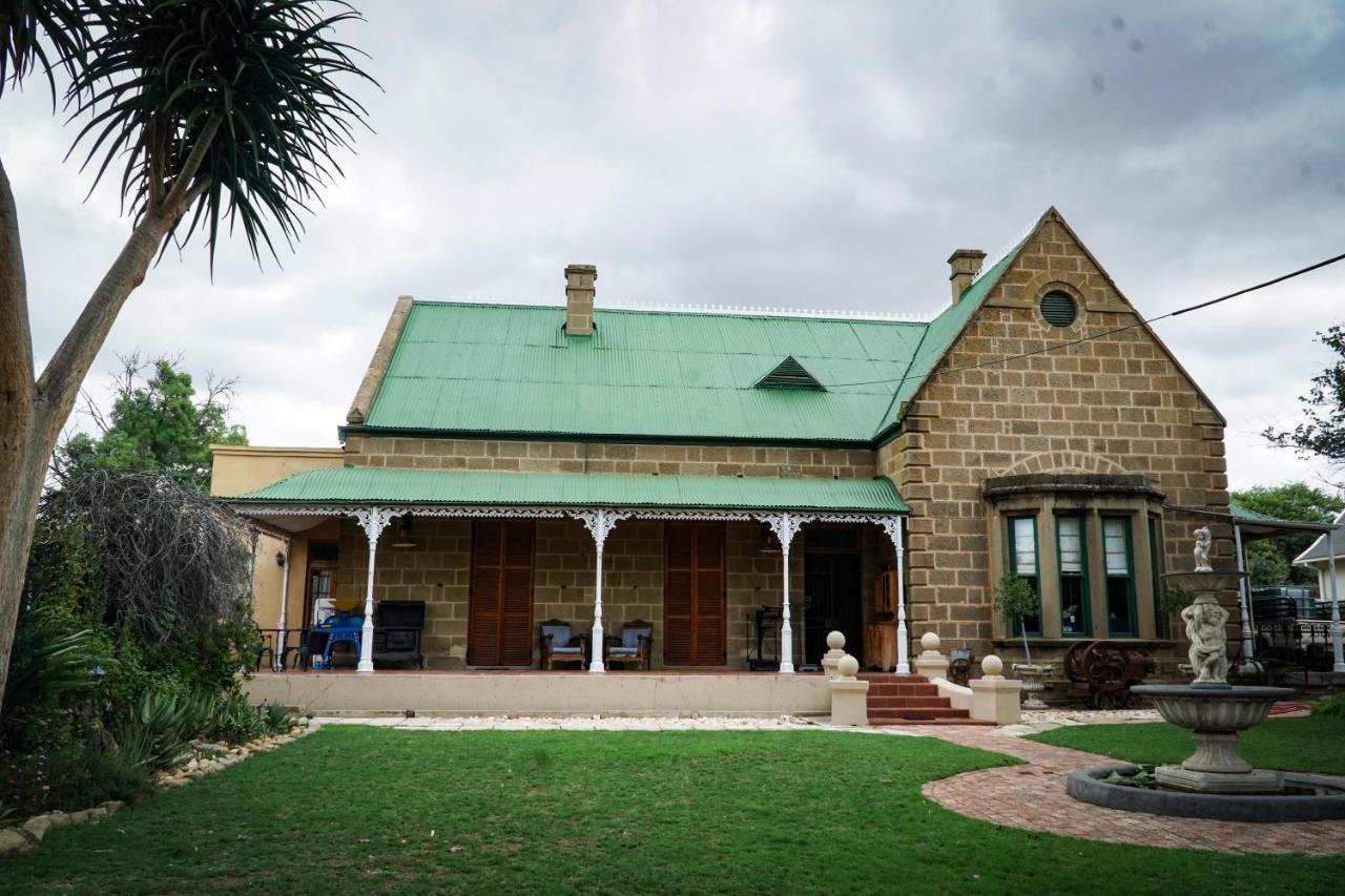 Outentique Accommodation Oudtshoorn Exterior foto